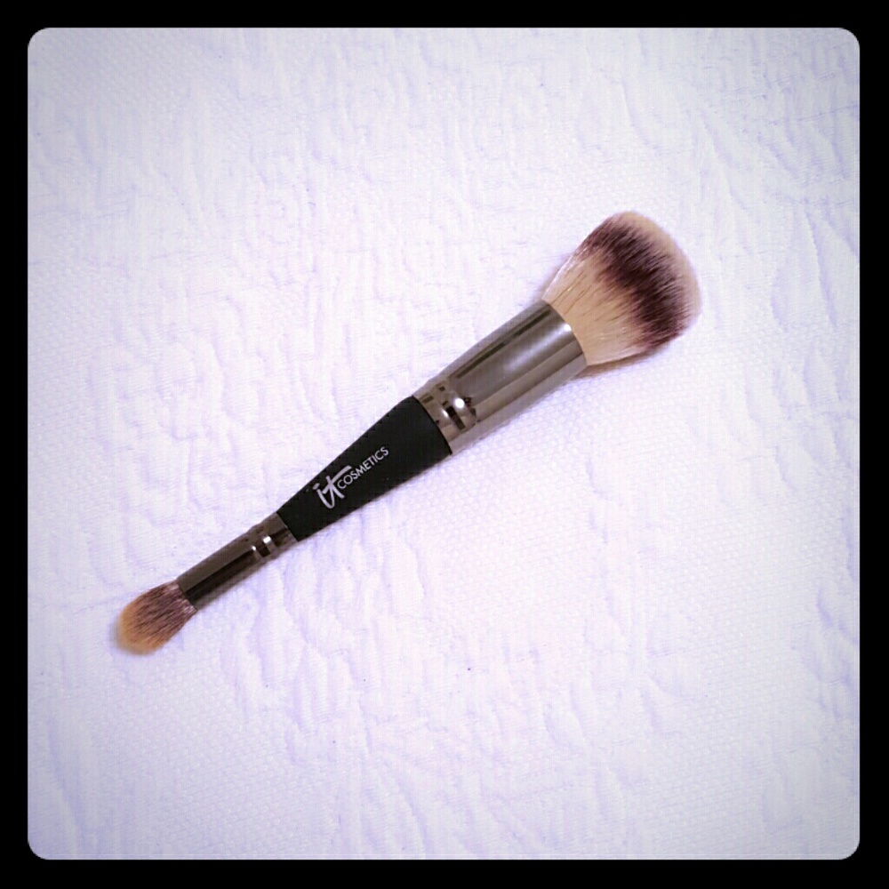 It Cosmetics heavenly luxe complexion brush